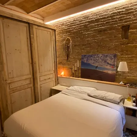 Poblenou Cozy Double Bedroom Homestay *