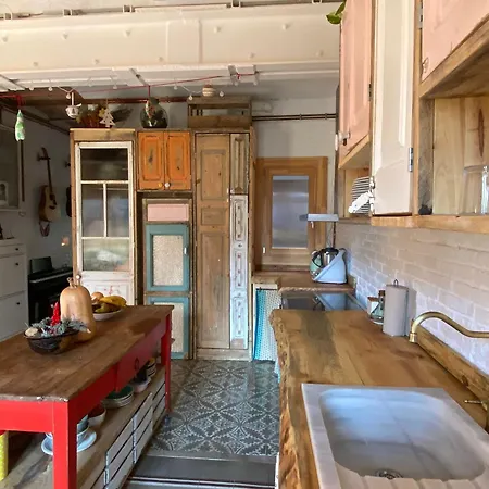 Poblenou Cozy Double Bedroom Homestay *